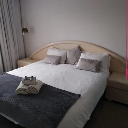 Seafront Spacious Apt * קסקאיס