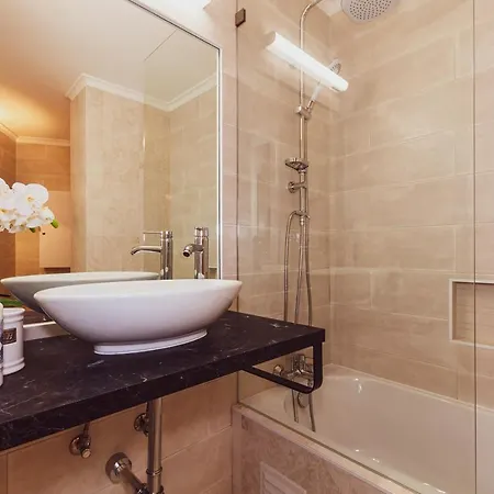 דירה Seafront Spacious Apt