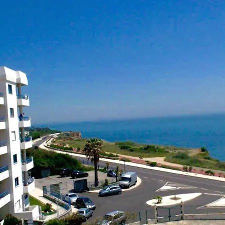 Seafront Spacious Apt *