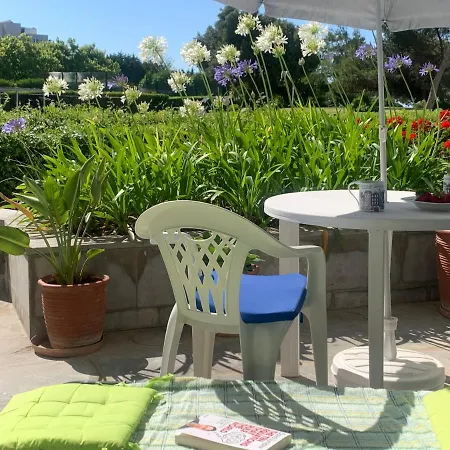 Seafront Spacious Apt דירה