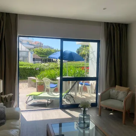 Seafront Spacious Apt דירה *
