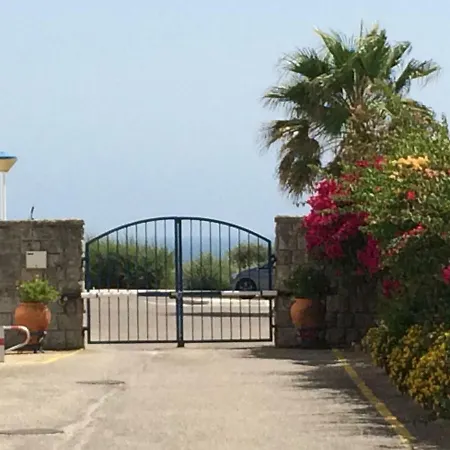 Seafront Spacious Apt
